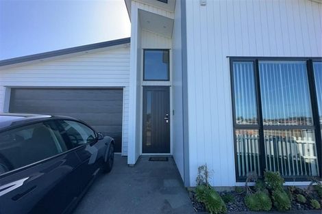 Photo of property in 84 Taikura Avenue, Red Beach, 0932