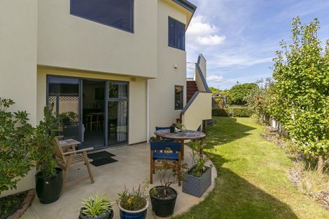 Photo of property in 19 George Gee Drive, Korokoro, Lower Hutt, 5012