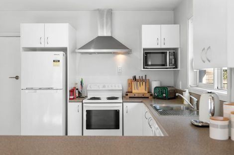 Photo of property in 33 Wilton Crescent, Bishopdale, Christchurch, 8053