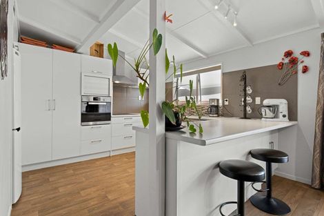 Photo of property in 24 Tawhara Place, Edgecumbe, 3120