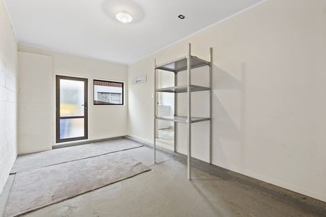 Photo of property in 2/19 Marcel Place, Glenfield, Auckland, 0629