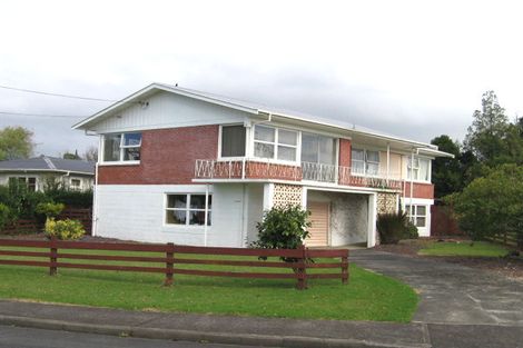 Photo of property in 27 Renata Crescent, Te Atatu Peninsula, Auckland, 0610