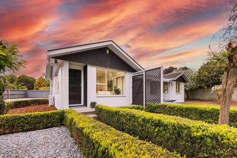 Photo of property in 21 De Bloge Place, Burwood, Christchurch, 8061