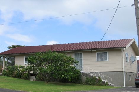 Photo of property in 116 Island Bay Road, Beach Haven, Auckland, 0626