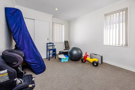 Photo of property in 13 Phar Lap Crescent, Takanini, 2112