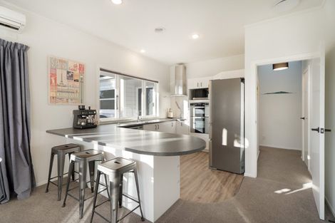 Photo of property in 8 Sheridan Terrace, Johnsonville, Wellington, 6037