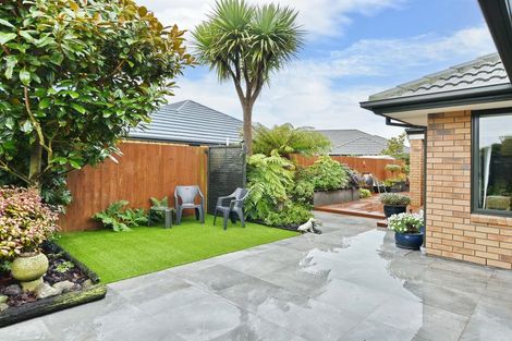 Photo of property in 12 Belgrove Place, Parklands, Christchurch, 8083