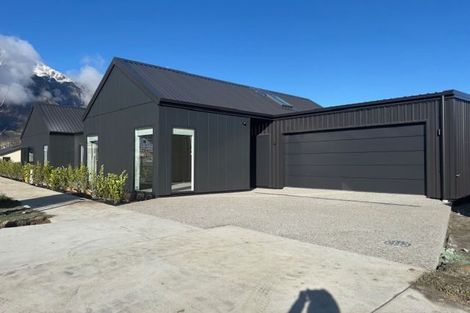 Photo of property in 1 Reedland Street, Jacks Point, 9371