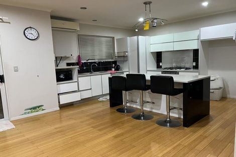 Photo of property in 33 Stamford Crescent, Flat Bush, Auckland, 2019