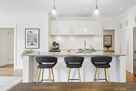 Photo of property in 37 Glen Road, Kelburn, Wellington, 6012