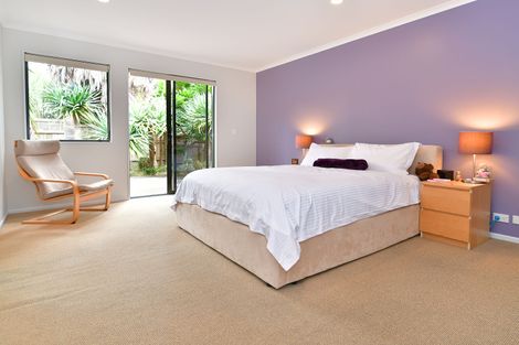 Photo of property in 15 Dorchester Place, Orewa, 0931