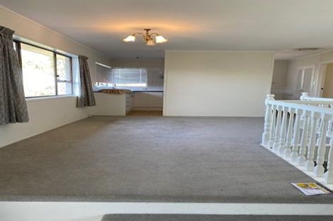 Photo of property in 7 Barker Rise, Northcross, Auckland, 0632