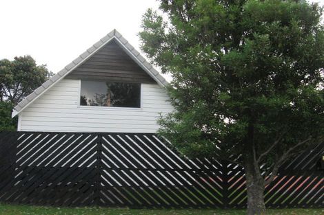 Photo of property in 24 Dominica Crescent, Grenada Village, Wellington, 6037