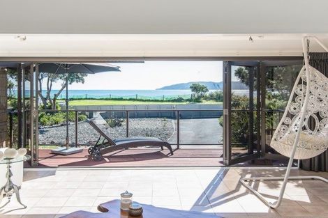 Photo of property in 82 Marine Parade, Paraparaumu Beach, Paraparaumu, 5032