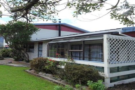 Photo of property in 51 Oxford Street, Taylorville, Greymouth, 7805