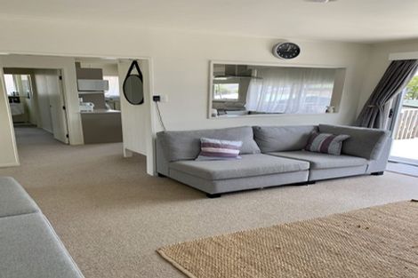 Photo of property in 91 Farquhar Road, Glendene, Auckland, 0602