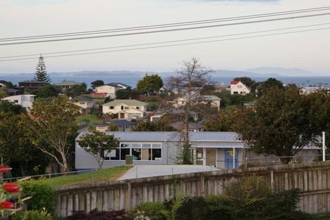 Photo of property in 77 Elliston Crescent, Stanmore Bay, Whangaparaoa, 0932