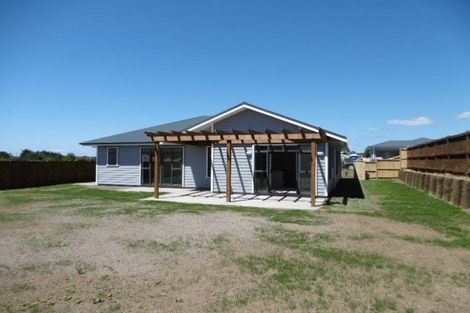 Photo of property in 6 Malbec Place, Huapai, Kumeu, 0810