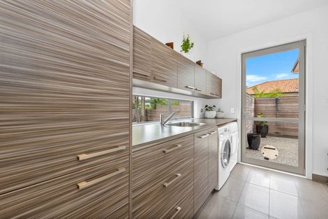 Photo of property in 81 Pine Harbour Parade, Beachlands, Auckland, 2018