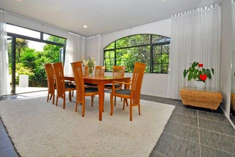 Photo of property in 1/8 Tui Glen Road, Birkenhead, Auckland, 0626