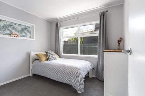 Photo of property in 1/1 Tawa Road, Te Atatu Peninsula, Auckland, 0610