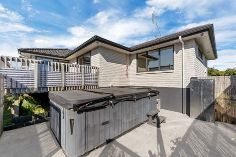 Photo of property in 16 Lippiatt Crescent, Pokeno, 2402