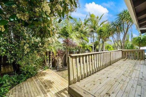 Photo of property in 126 Moire Road, West Harbour, Auckland, 0618