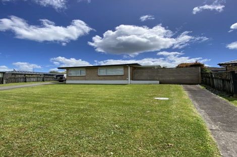 Photo of property in 118 Lakeside Drive, Orewa, 0931