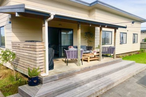 Photo of property in 10 Umu Place, Mangere, Auckland, 2022