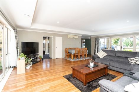 Photo of property in 8 Rochford Court, Hamilton East, Hamilton, 3216