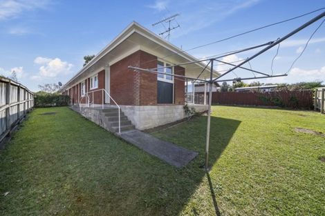 Photo of property in 2/22 Pooley Street, Pakuranga Heights, Auckland, 2010