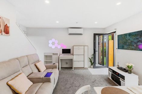 Photo of property in 2/19 Karamu Street, Te Atatu Peninsula, Auckland, 0610