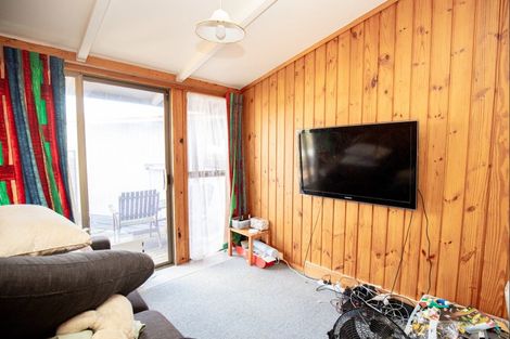 Photo of property in 19 Mahana Road, Ngatea, 3503