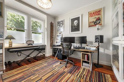 Photo of property in 6 Seddon Terrace, Newtown, Wellington, 6021