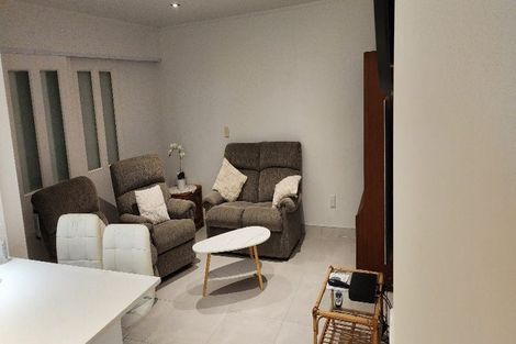 Photo of property in 1/12 Pluto Place, Beach Haven, Auckland, 0626