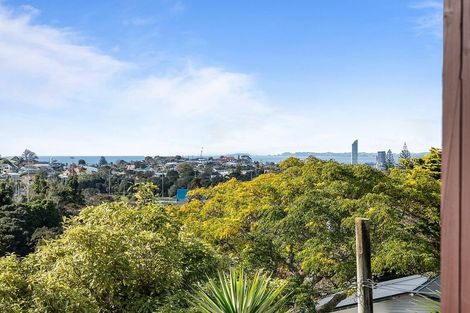Photo of property in 2/131 Mokoia Road, Birkenhead, Auckland, 0626
