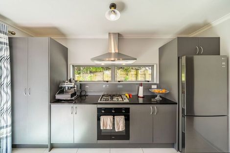 Photo of property in 18 Cresswell Place, Johnsonville, Wellington, 6037