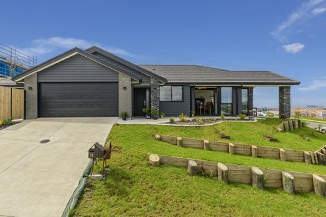 Photo of property in 11 Oyster Place, Omokoroa, 3114