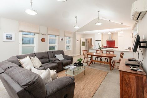 Photo of property in 23 Naughton Terrace, Kilbirnie, Wellington, 6022