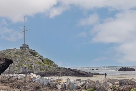 Photo of property in 11 Van Asch Street, Sumner, Christchurch, 8081