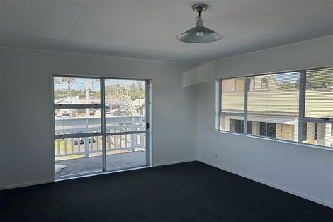 Photo of property in 10 Wallis Street, Raglan, 3225