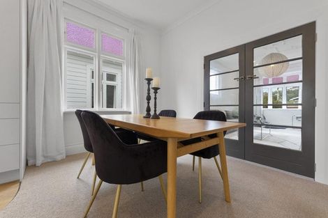 Photo of property in 19 West Avenue, Saint Clair, Dunedin, 9012