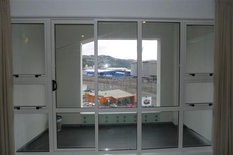 Photo of property in Stadium Garden Flats, 308/107 Thorndon Quay, Pipitea, Wellington, 6011