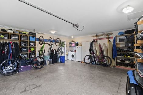 Photo of property in 5d Tui Grove, Oakura, 4314