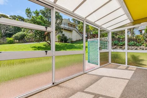 Photo of property in 2/53 Ayton Drive, Totara Vale, Auckland, 0629