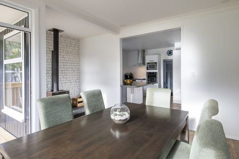 Photo of property in 17 Ruru Street, Waikanae, 5036