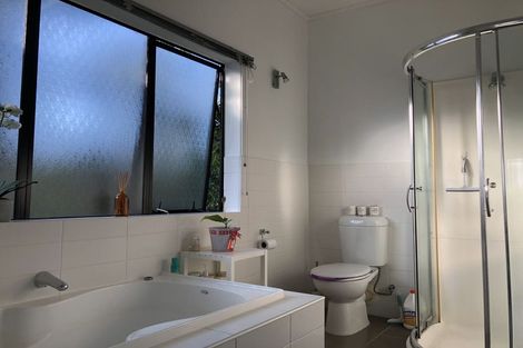 Photo of property in 144 Glengarry Road, Glen Eden, Auckland, 0602