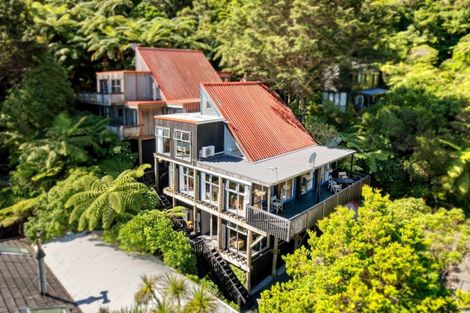 Photo of property in 3a Whiorau Grove, Lowry Bay, Lower Hutt, 5013