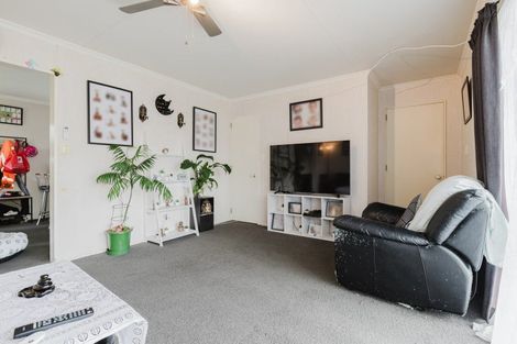 Photo of property in 21 Newton Place, Westbrook, Palmerston North, 4412