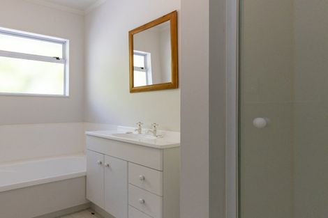 Photo of property in 8 Haines Grove, Rainbow Point, Taupo, 3330